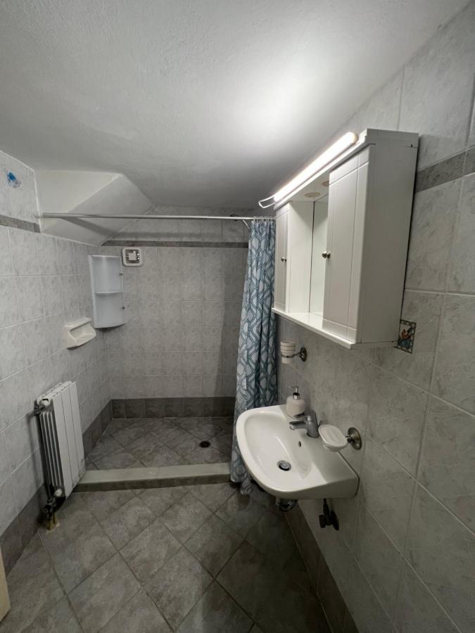 Athina Rooms Karvounades Екстериор снимка