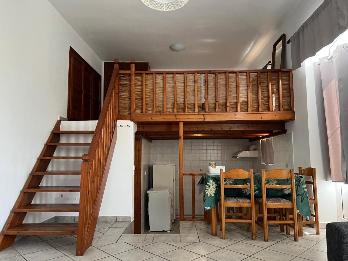 Athina Rooms Karvounades Екстериор снимка