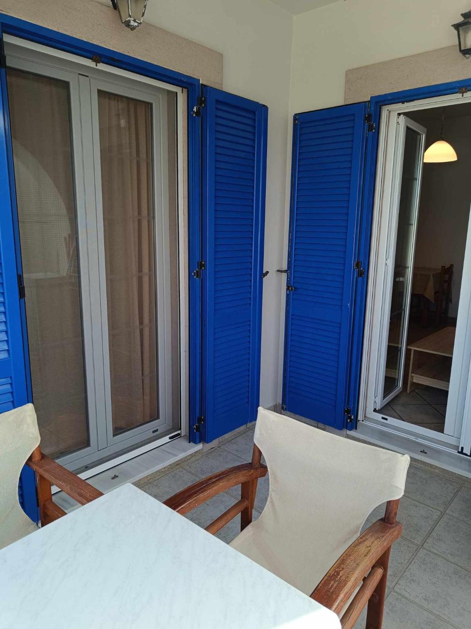 Athina Rooms Karvounades Екстериор снимка